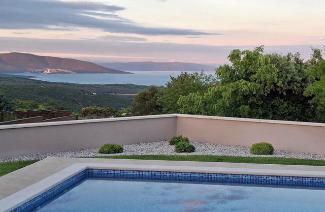 Attractive villa with stunning weiw on sea/pool/landscape -Best offer in July