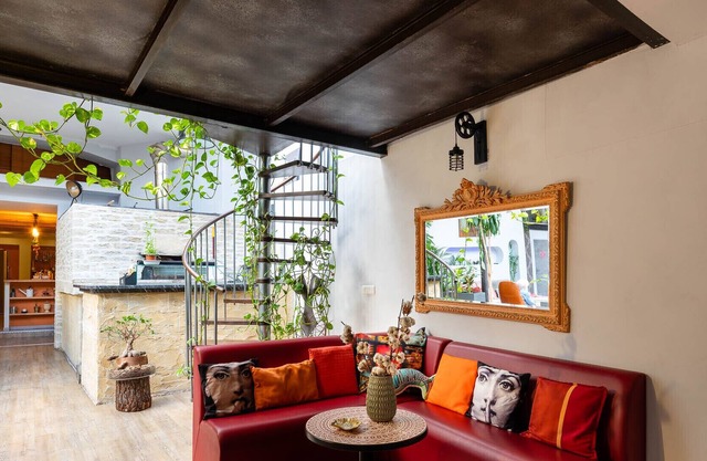----Atypical location--- low season rate 32 € per night minimum 30 days