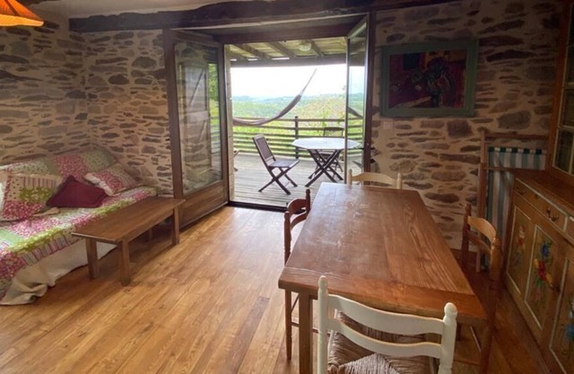 Au Coeur D'un Hameau Xviii°,gîte Indépendant Dans Maison Ancienne Très Belle vue