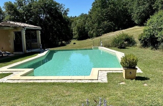Au Coin Des Arbres (Noyer) a charming farmhouse in peaceful Dordogne countryside