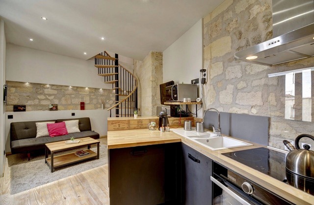 Au Marché des Capucins - Joli T2 en duplex