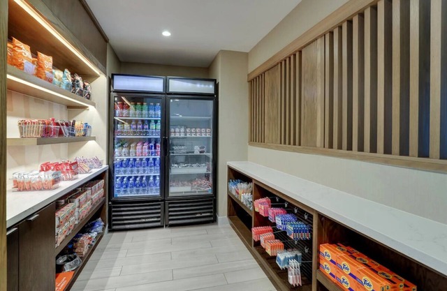 Auspicious Business Retreat! w/BBQ facilities Minutes From San Francisco Bay