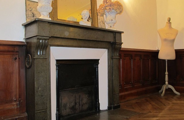 Authentic and warm, charming T2 in hyper center R. Royal old town