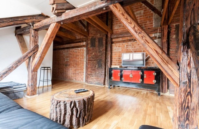 Authentic & Charming Loft-directly in the center