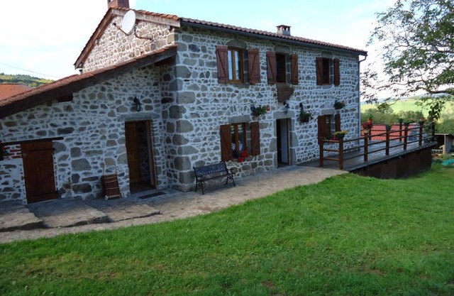 Authentic House with Garden and Fireplace, Pets Allowed, Parking, Internet