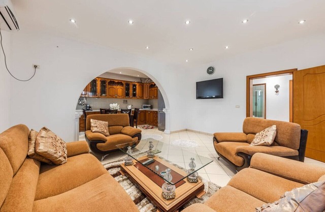 Authentic Lake View Apartment