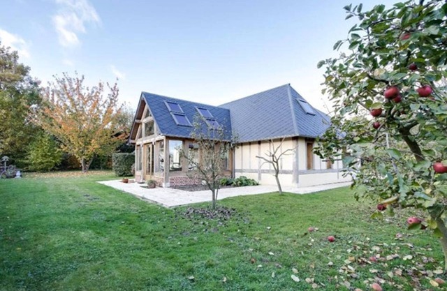 Authentic Normandy farmhouse near Pont-Audemer, 40 min from Deauville -Trouville