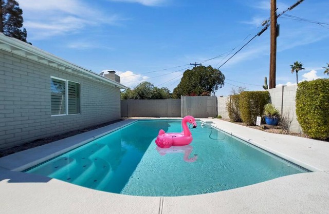 Authentic Old Town Scottsdale Gem W/ Pool-BBQ-Yard