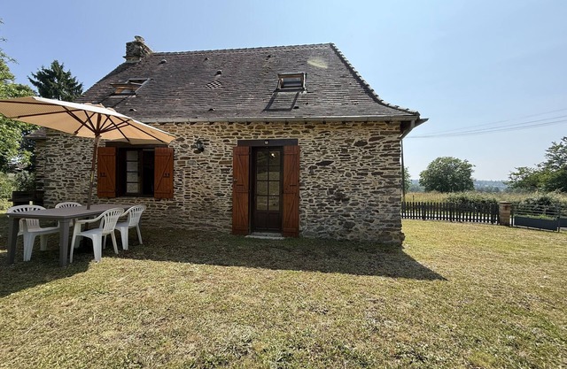 Authentic stone house with garden in the heart of the Green Périgord