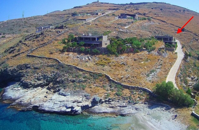 Autonomous villa, waterfront, tranquil, peaceful location, beach, sea views