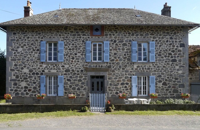 Auvergne house in quiet, 8 people, 4 bedrooms, comfortable