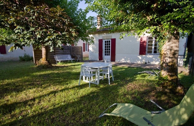 Aux Tuileries, Maison de Campagne