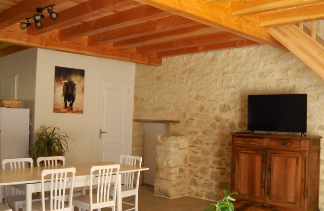 Aux vieux fours 5.5 km from the canal, 12 km from the Compostelle route