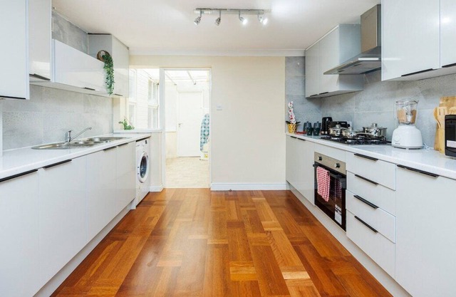 AV Stays - Cosy East Croydon Home Sleeps 6 Free Parking