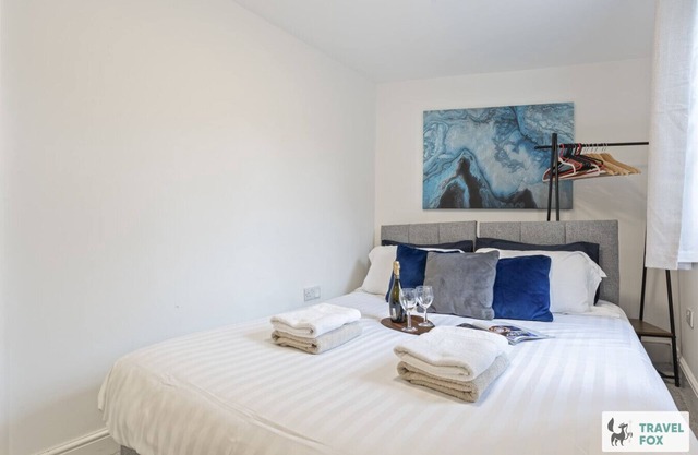 Ava`s City Stay Near Waterworld