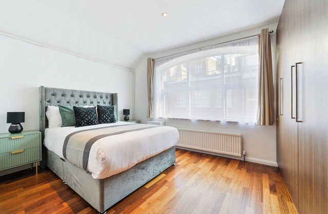 Avari Apartments - Hatton Collection