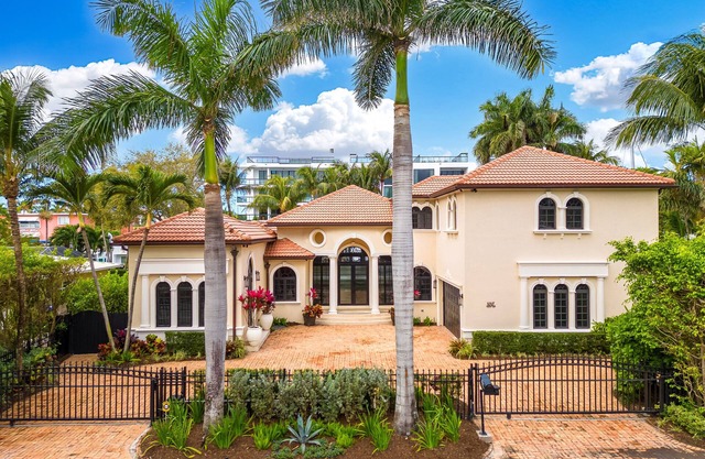 Ave Del Mar: Gated Waterfront Las Olas Estate. Heated Pool. 90 ft Dock