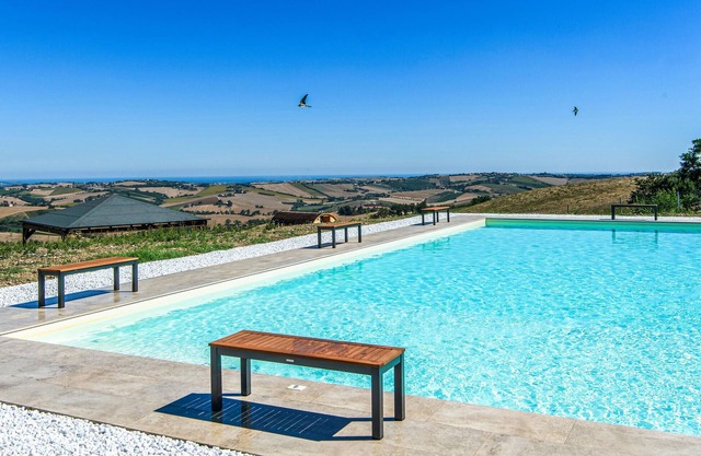 Awesome apartment in Terre Roveresche