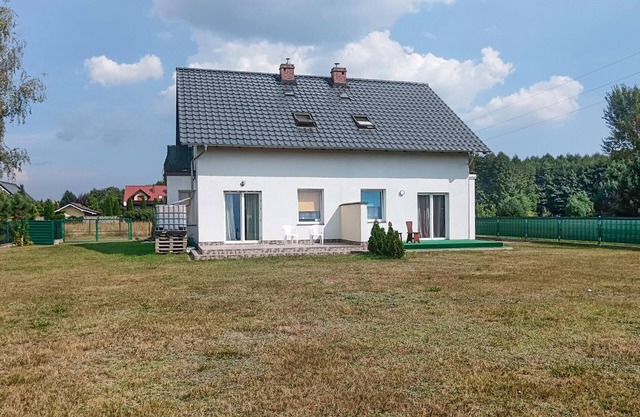 Awesome apartment in Modrzyca with WiFi