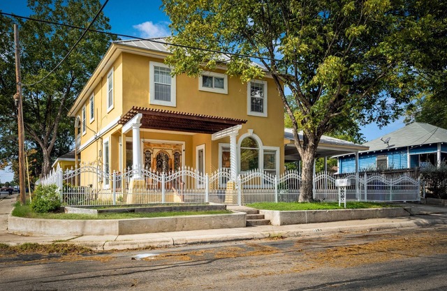 Awesome home 5 minutes from the Pearl!