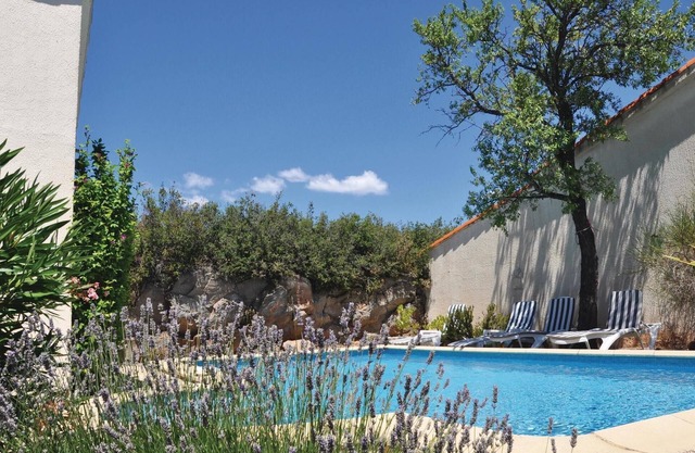 Awesome home in Pouzols-Minervois