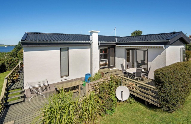 Awesome home in Broager with WiFi