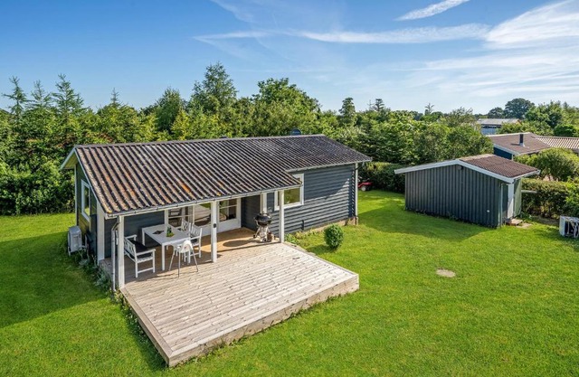 Awesome Home In Holbæk With Kitchen
