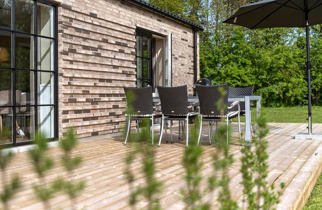 Awesome home in Hovborg with kitchen