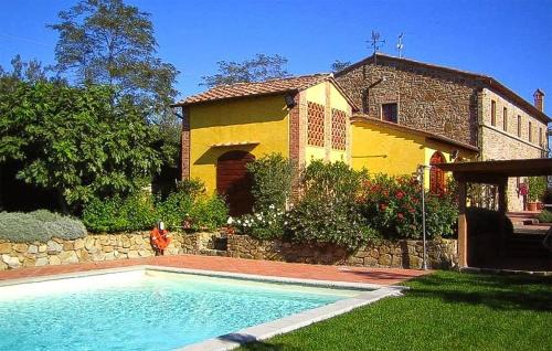Awesome Home In Capraia E Limite