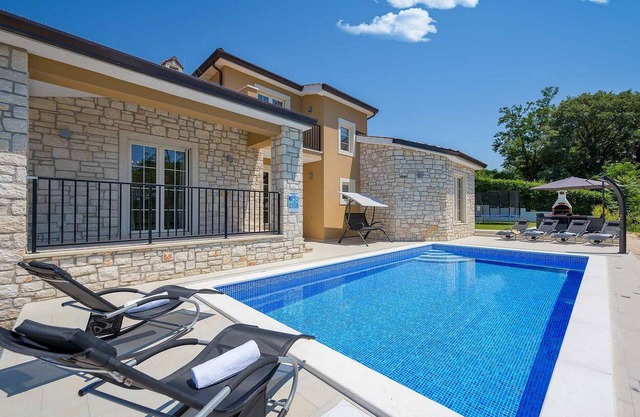 Awesome home in Porec