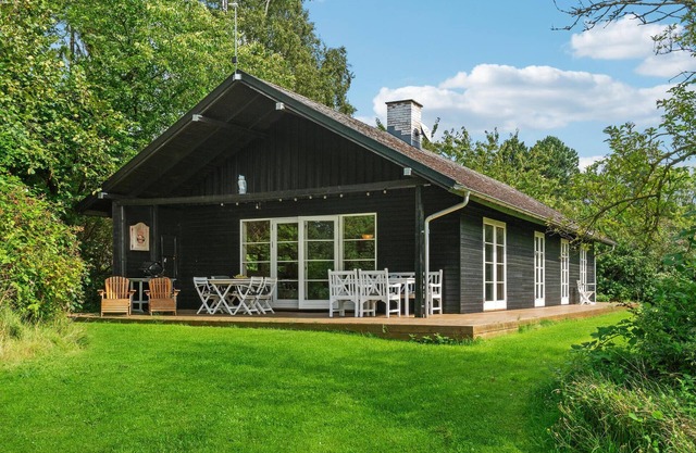 Awesome home in Samsø with WiFi