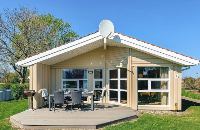 Awesome home in Schönhagen with sauna
