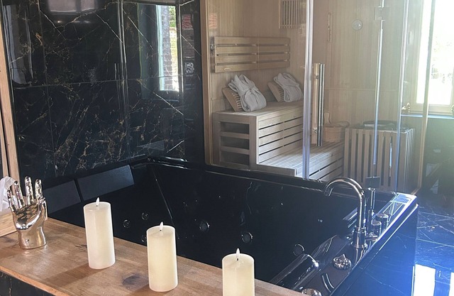 Axis St Quentin Cambrai, full private accommodation, sauna, spa, breakfast included