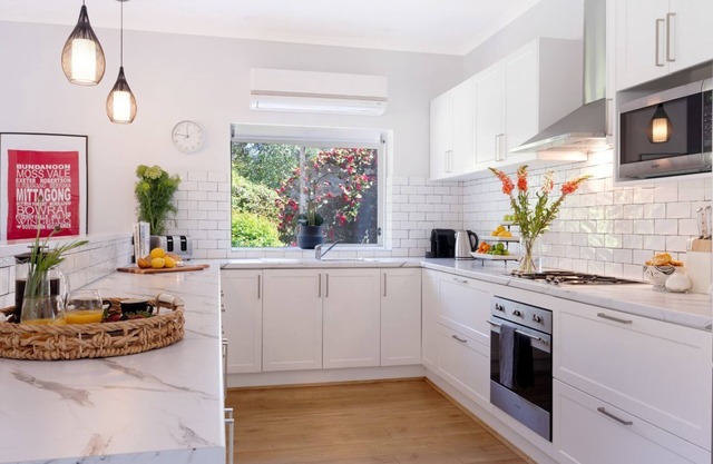 Azalea Court – walking distance to shops & golf courses