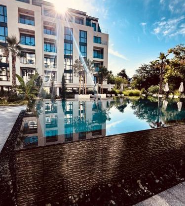 Azur Premium Resort