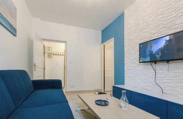 Azur 2-room fully-equipped apartment in Strasbourg in a quiet neighborhood.