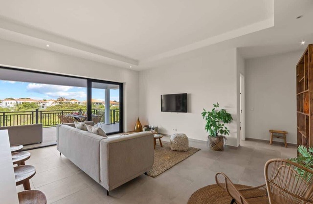 Azure Penthouse - The Breeze 20