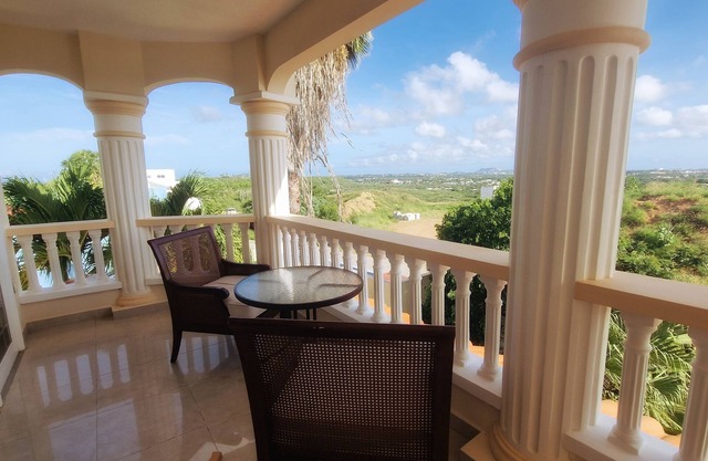 Azure Dreams: Your Stylish Escape in Curaçao