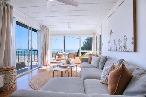 Azure Kirra - Chic Beachfront Living in Coolangatta