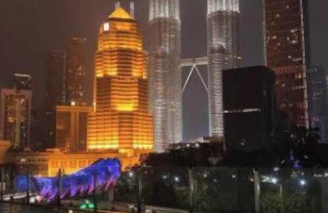 Azureen's 3 Bedrooms Condo @ KLCC