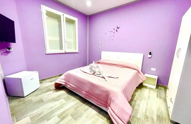 B&B AIRPORT-NAPLES 1km from airport 3km from central station 5km port