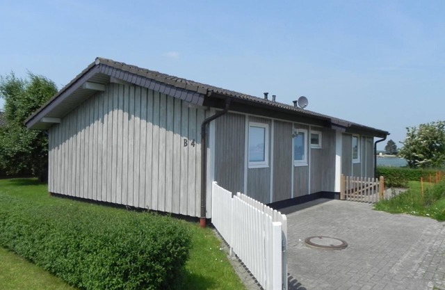 B4 directly on the lake, lake view