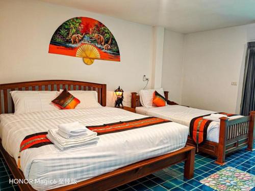 Baan Khlong Mae Kha Hotel