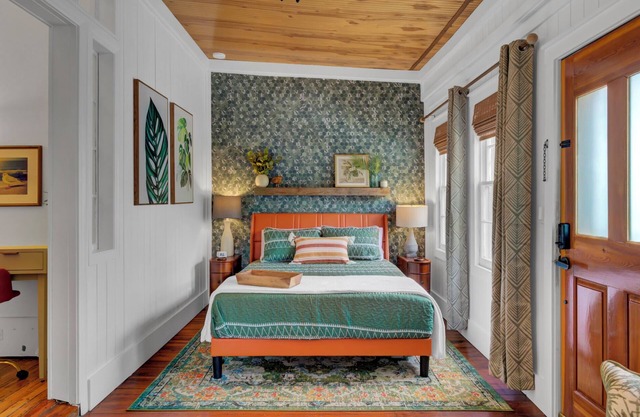 Back Porch Suite in Summerville