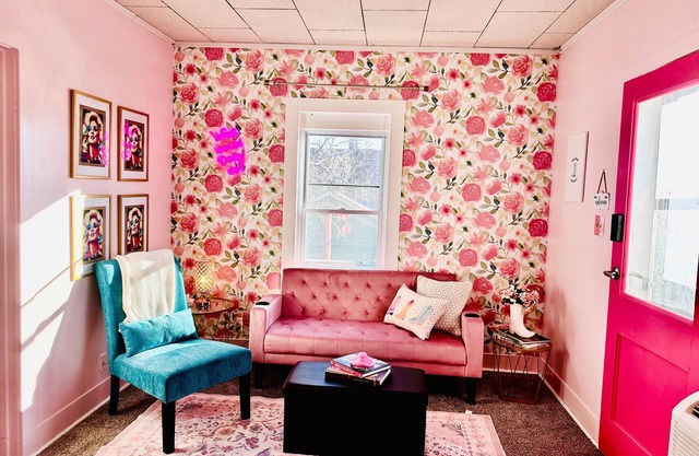 Backwoods Barbie: 1 Bed/1Bath/Kitch/Deck/Grill/Laundry/Firepit-Up to 4pp-Pet Friendly