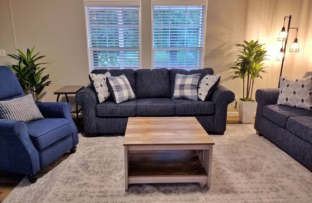 Backwoods Milton House 3BR&2bath 3 Miles from VIR