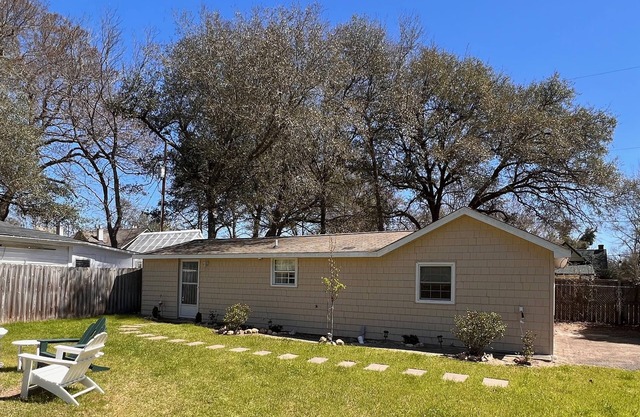 Backyard Cottage Apartment in Aiken