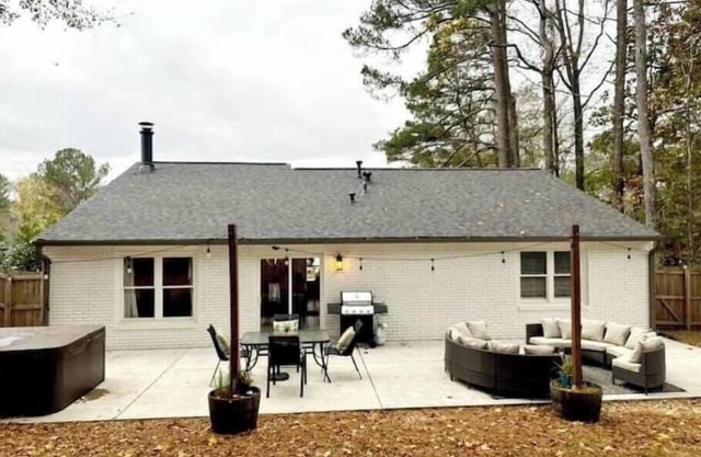 Backyard Oasis by Lake Peachtreenn