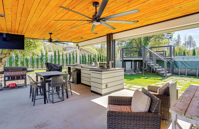 Backyard Oasis w/Hot Tub & Views: Weaverville Gem