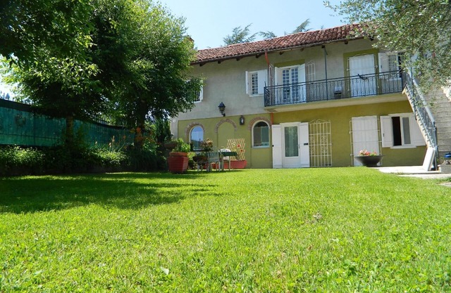 Badinot' house with private garden and barbecue